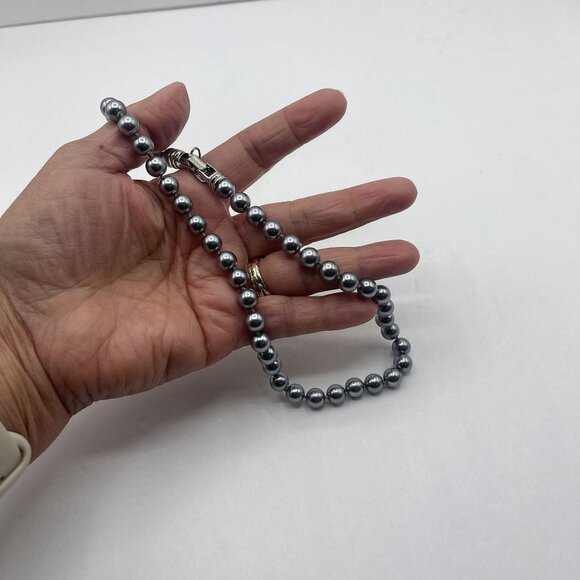 Vintage Kissaka Faux Gray Glass Pearl Beaded Necklace With Silver Clasp - Picture 4 of 12